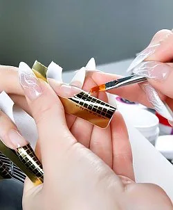 Наращивание ногтей